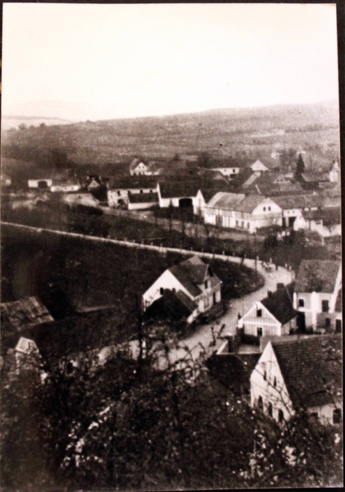 Přibenice, pohled od jihu, nedatováno (40. léta?), zdroj: Heimatstube Podersam – Jechnitz in Kronach